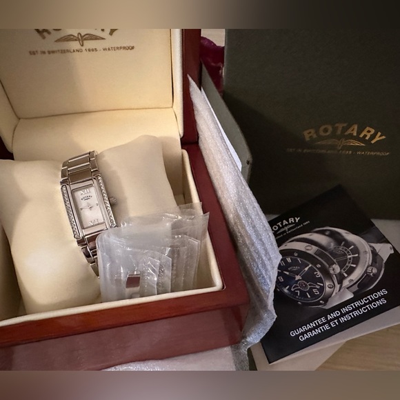 Rotary ladies mother of pearl & changeable dial watch - Picture 13 of 16